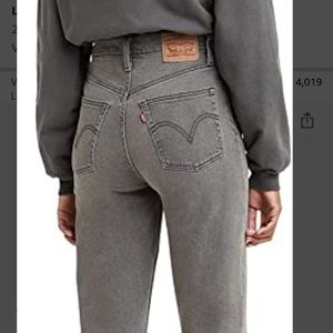 Levi’s Rib cage straight ankle cropped jean.